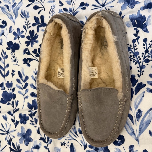 UGG Shoes - UGG Women’s Moccasins (Ansley)